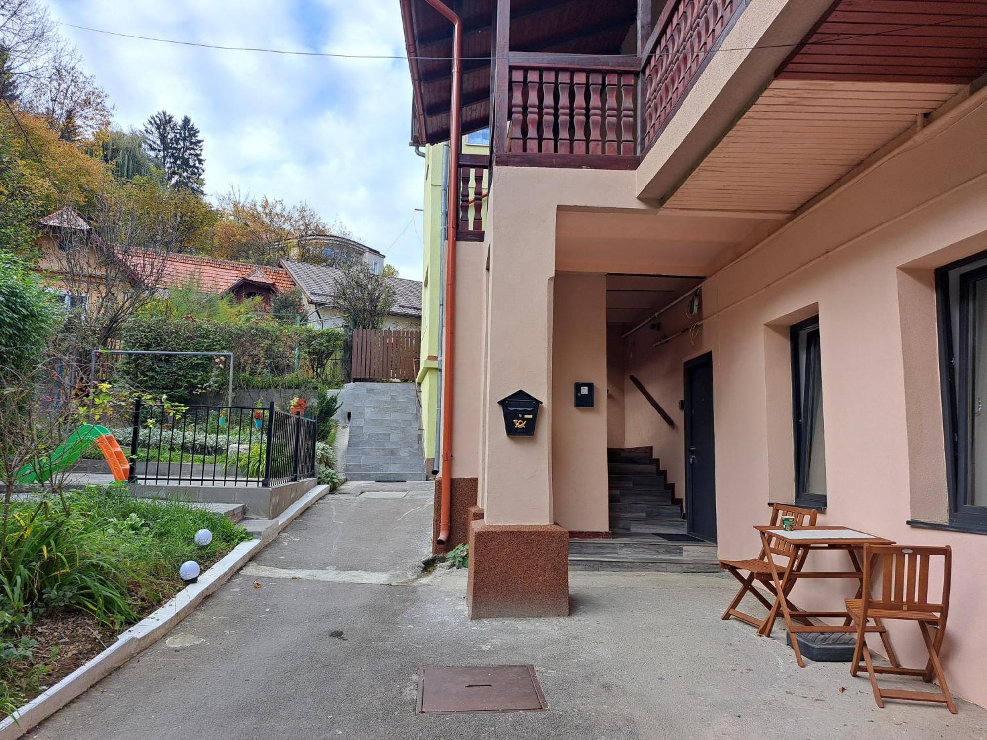 Cosy Studio In The Heart Of Braşov Exterior foto